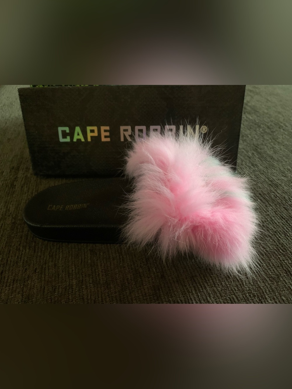 Cape Robbin Mochi-Shi fuzzy pink monster-eye fur slides - Picture 6 of 9